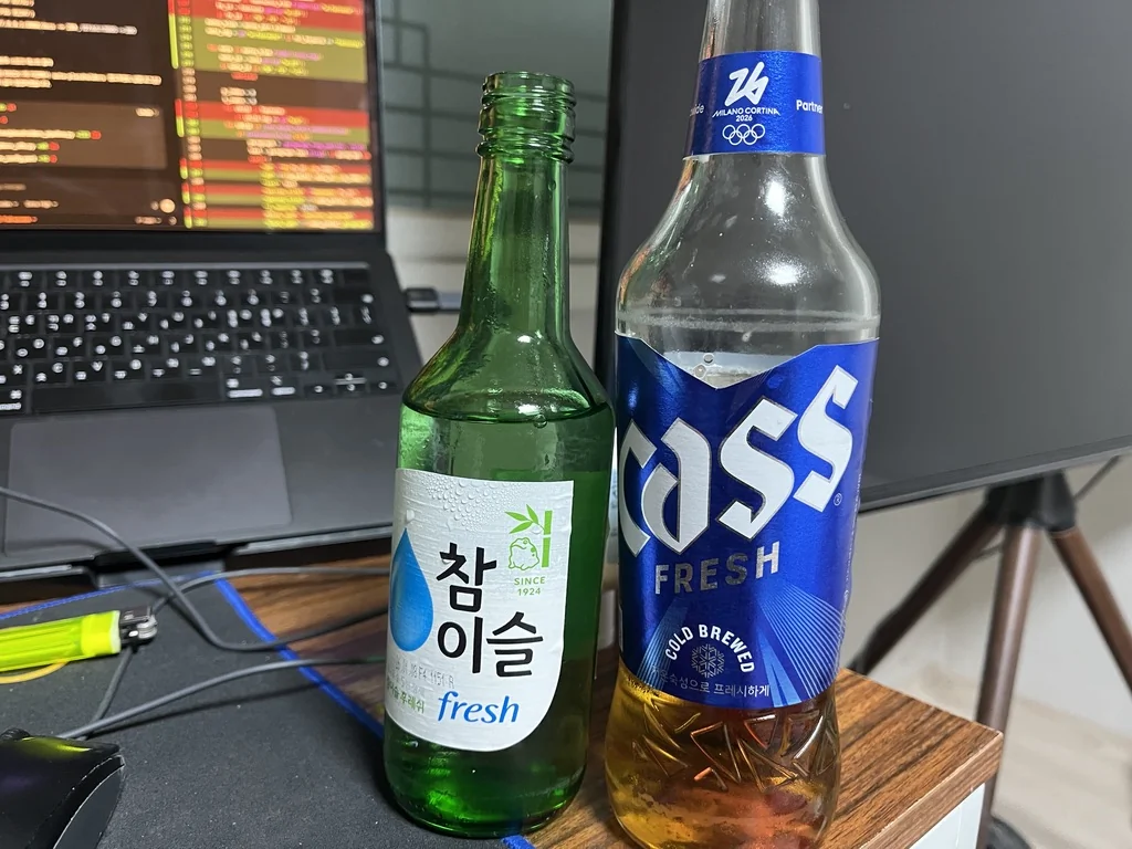 So-maek (Korean soju and beer cocktail) paired with Jicoba yangnyeom chicken