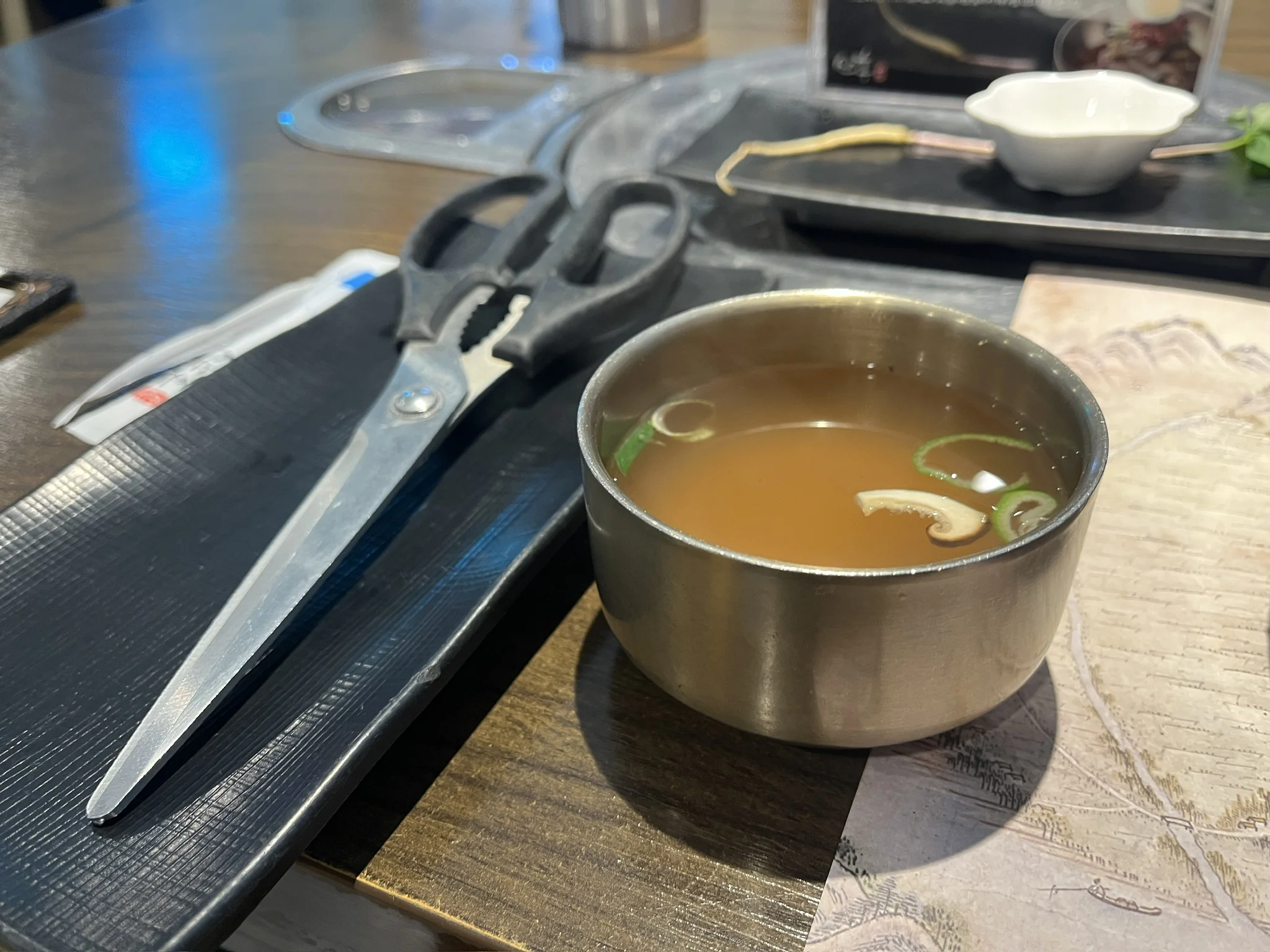 温かい肉スープ