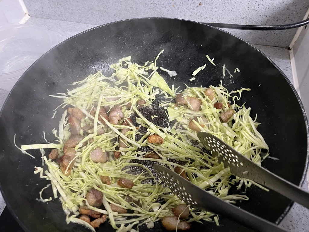 キャベツを投入